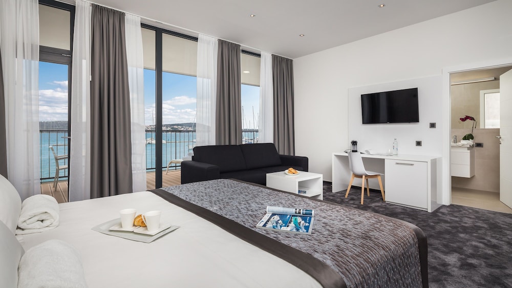 marina baotic apartments