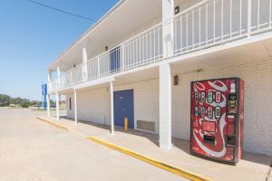 motel 6 liberal ks