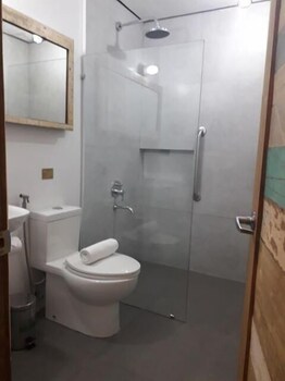 The Bricks Hotel,Central Visayas>>Dumaguete,3.5 star