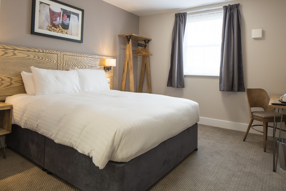 ravens cliff motherwell by marstons inns