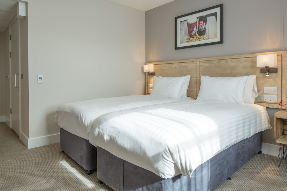 ravens cliff motherwell by marstons inns