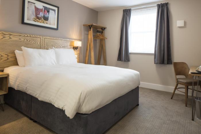 ravens cliff motherwell by marstons inns