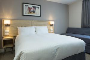 ravens cliff motherwell by marstons inns