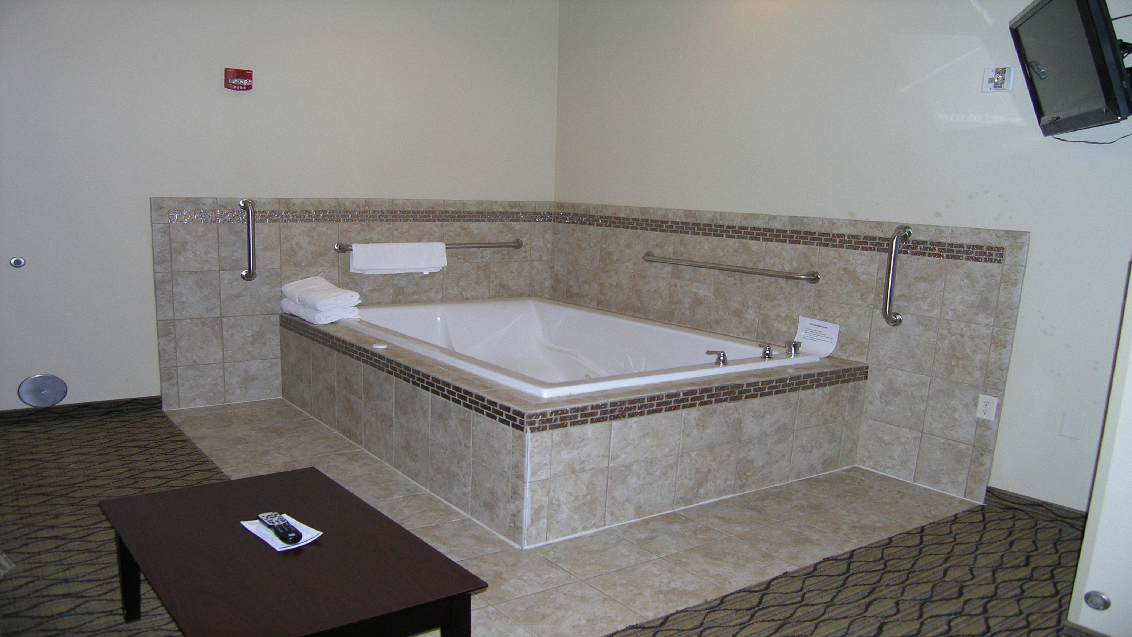 holiday inn express and suites belle vernon by ihg