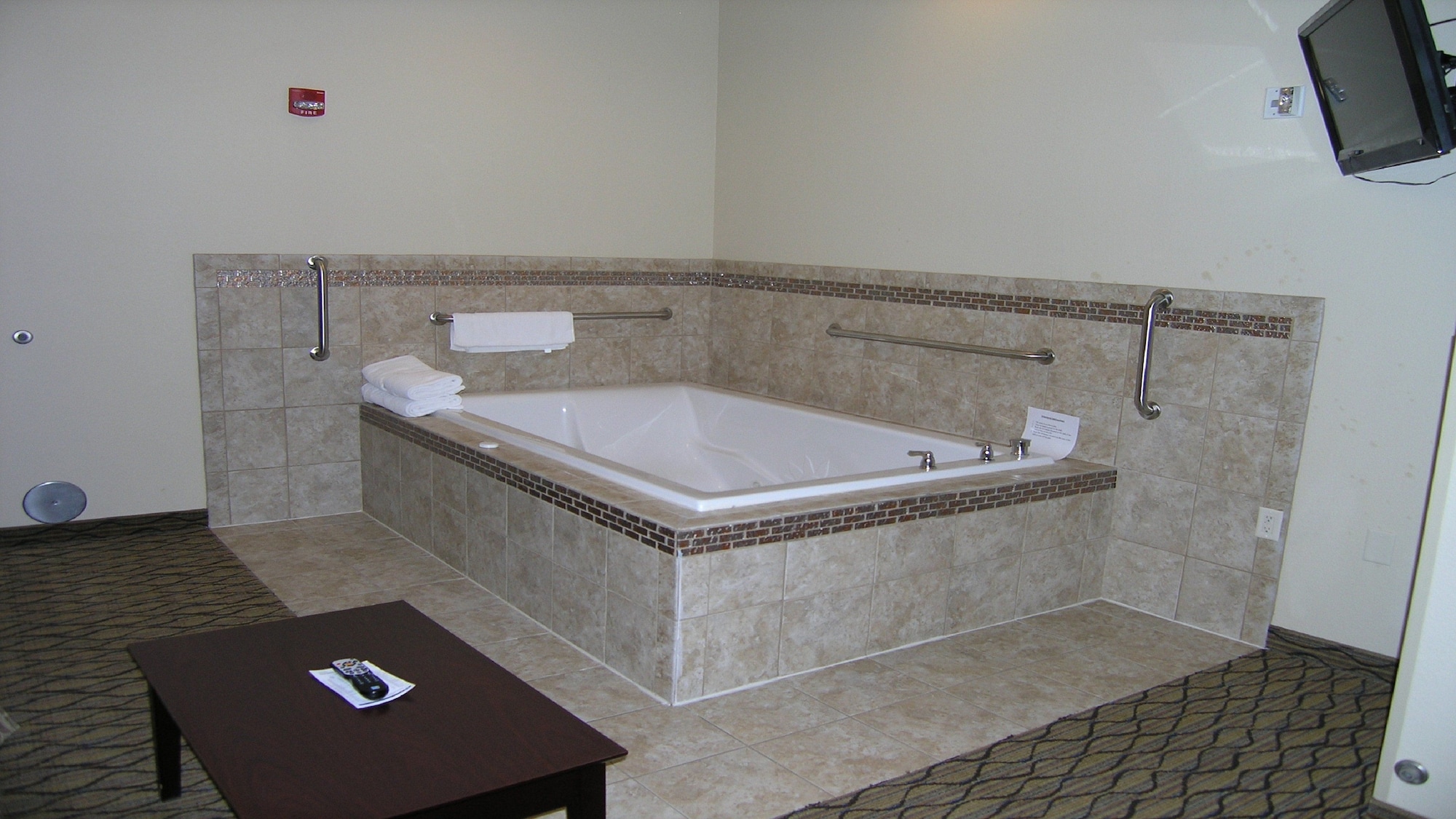 holiday inn express and suites belle vernon by ihg