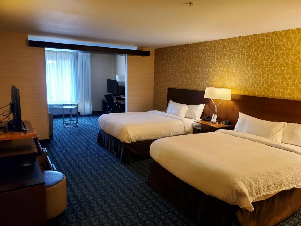 holiday inn express and suites belle vernon by ihg