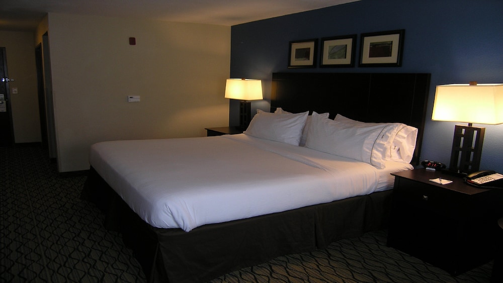 holiday inn express and suites belle vernon by ihg