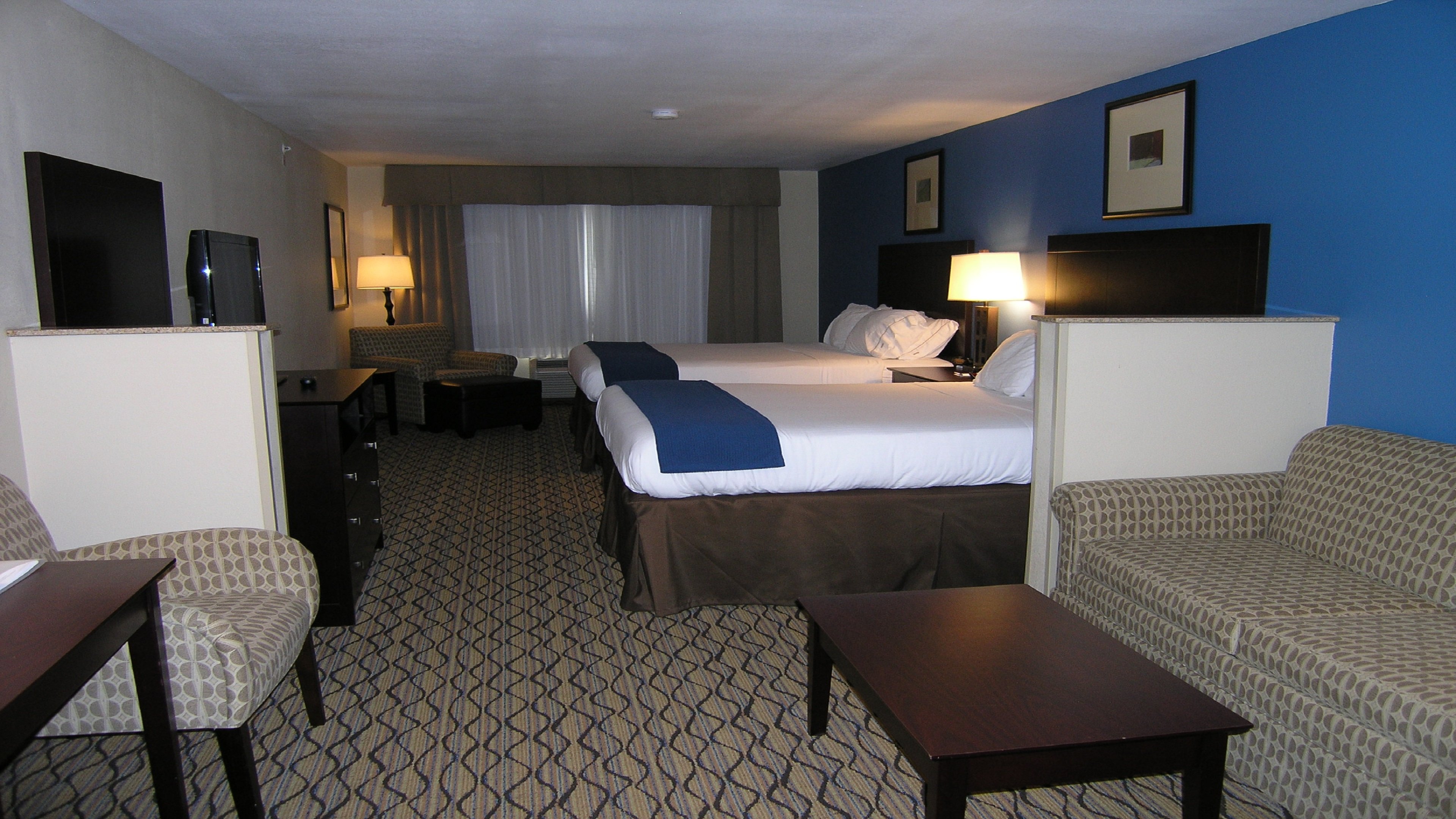 holiday inn express and suites belle vernon by ihg