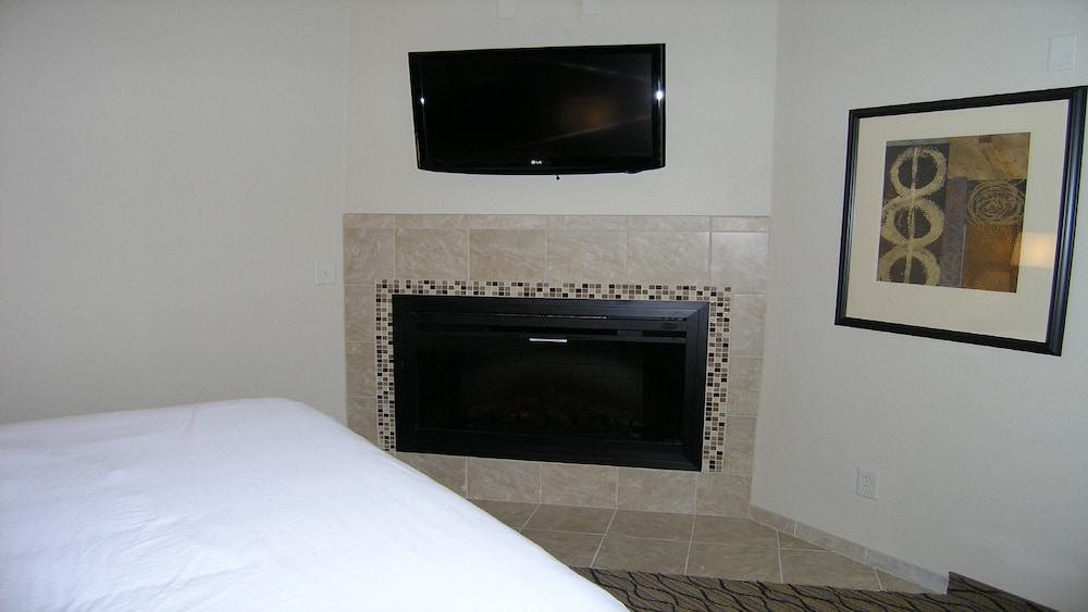 holiday inn express and suites belle vernon by ihg