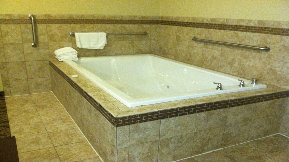 holiday inn express and suites belle vernon by ihg