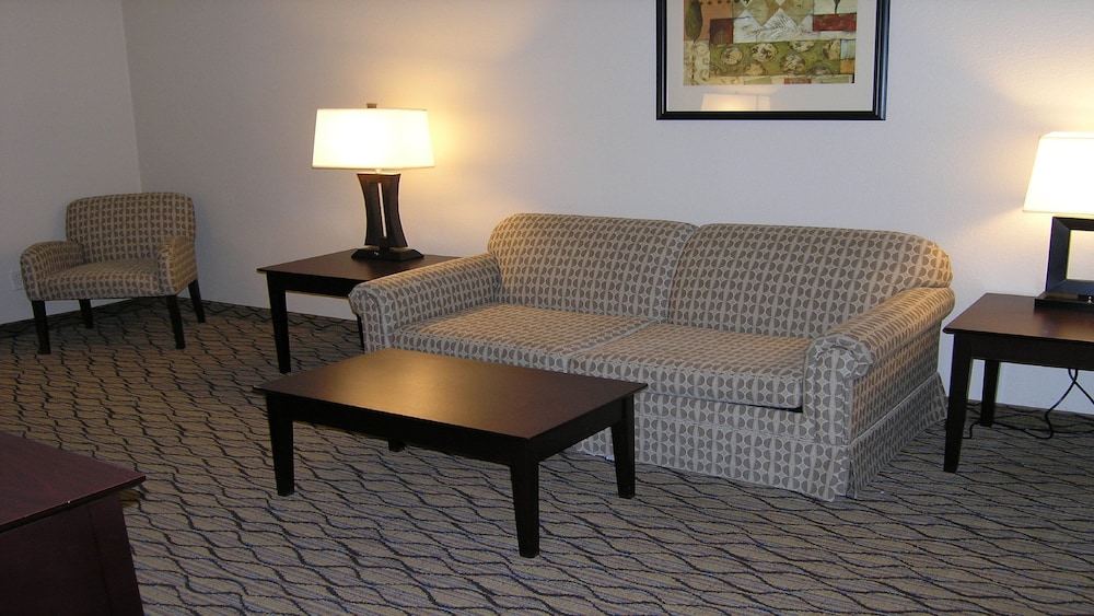 holiday inn express and suites belle vernon by ihg