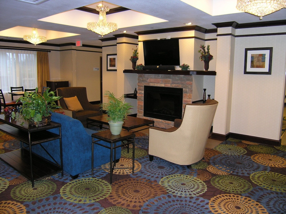holiday inn express and suites belle vernon by ihg