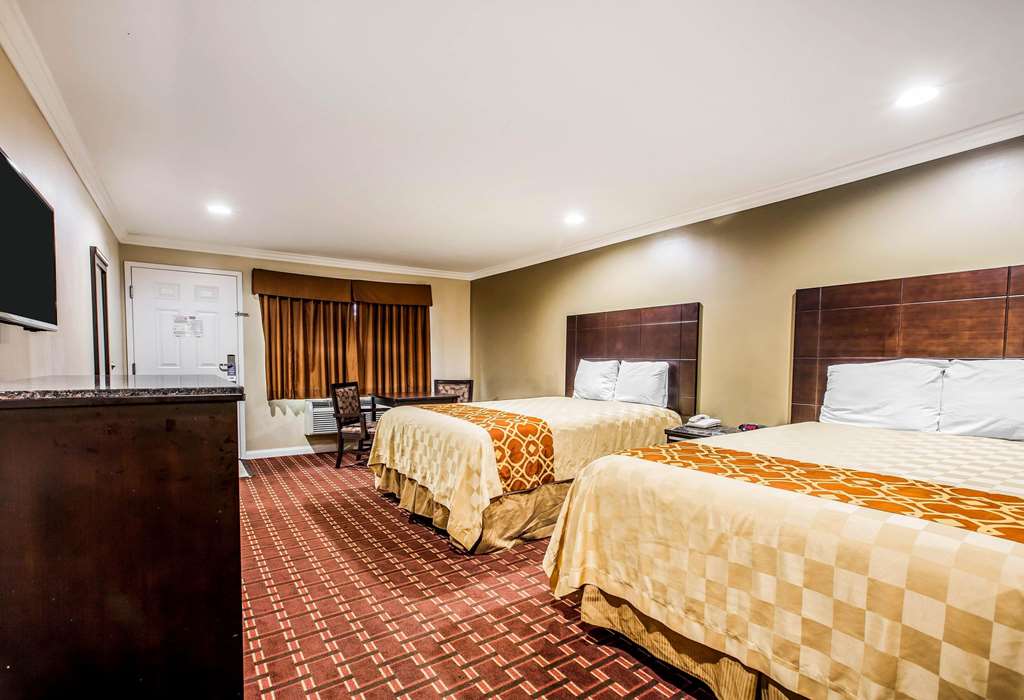 rodeway inn and suites