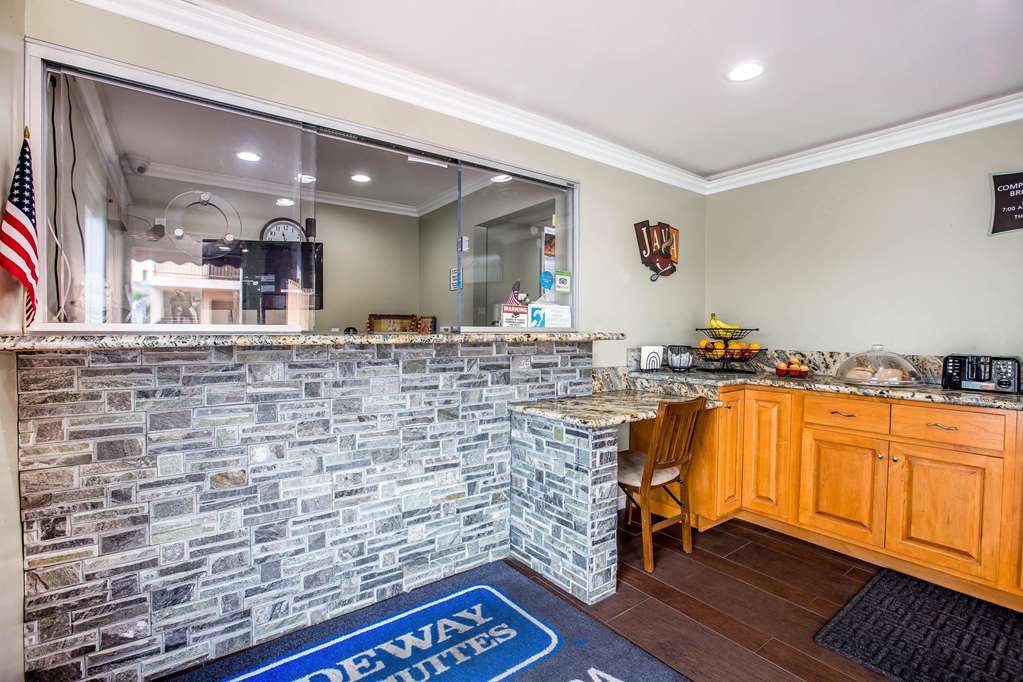 rodeway inn and suites