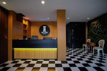 the o zone airport inn