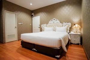 the o zone airport inn