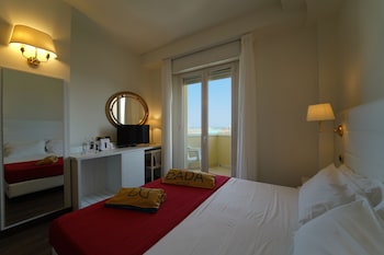 hotel imperial beach