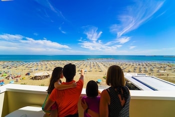 hotel imperial beach