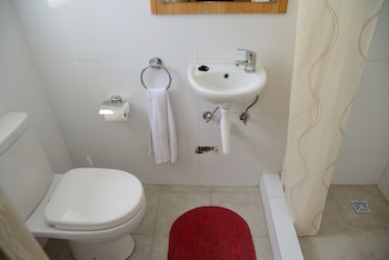 White Star,Luqa>>Bugibba,2.5 star