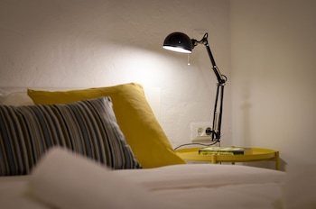 apartments and rooms tiramola