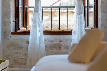 apartments and rooms tiramola