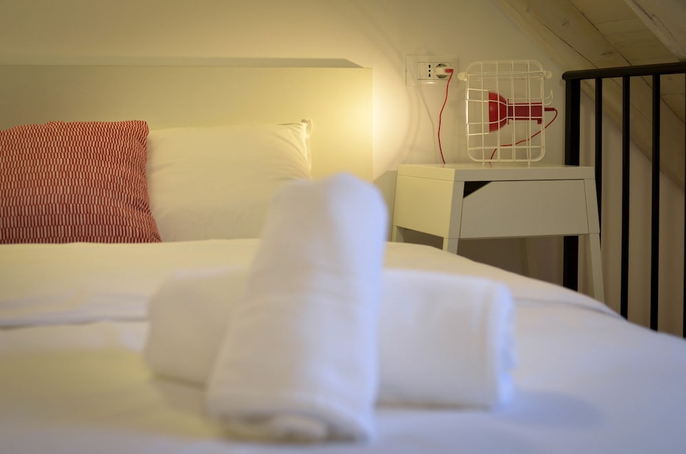 apartments and rooms tiramola