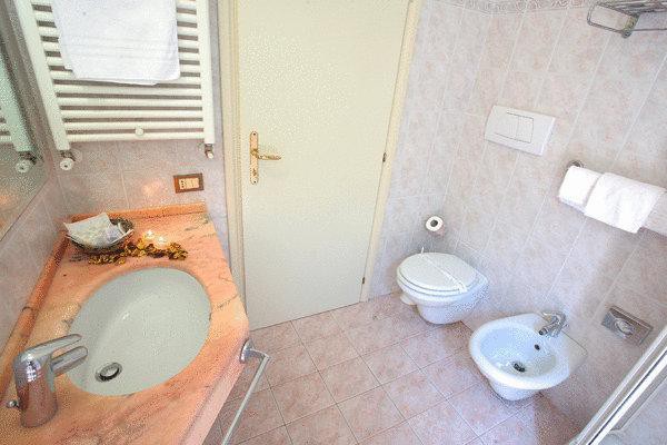 hotel athena