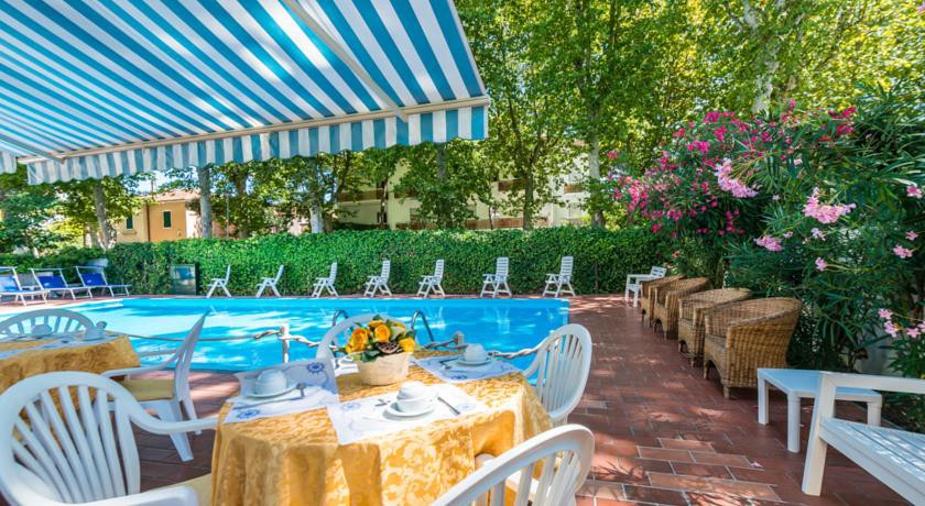 hotel athena