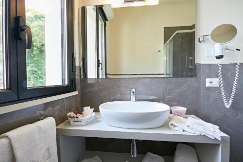 hotel athena