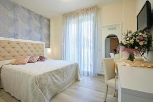 hotel athena