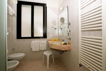hotel athena