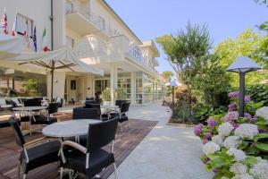 hotel athena