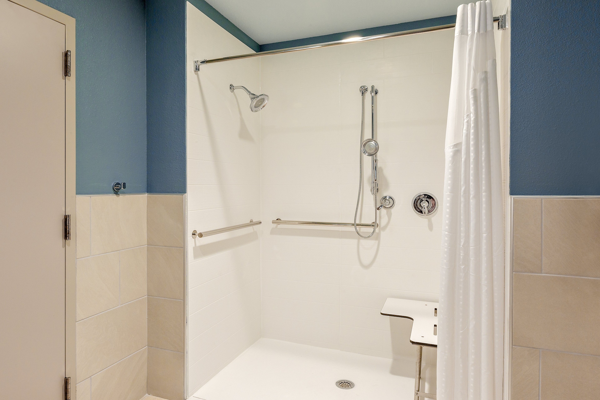 hol inn exp and suites union gap yakima area