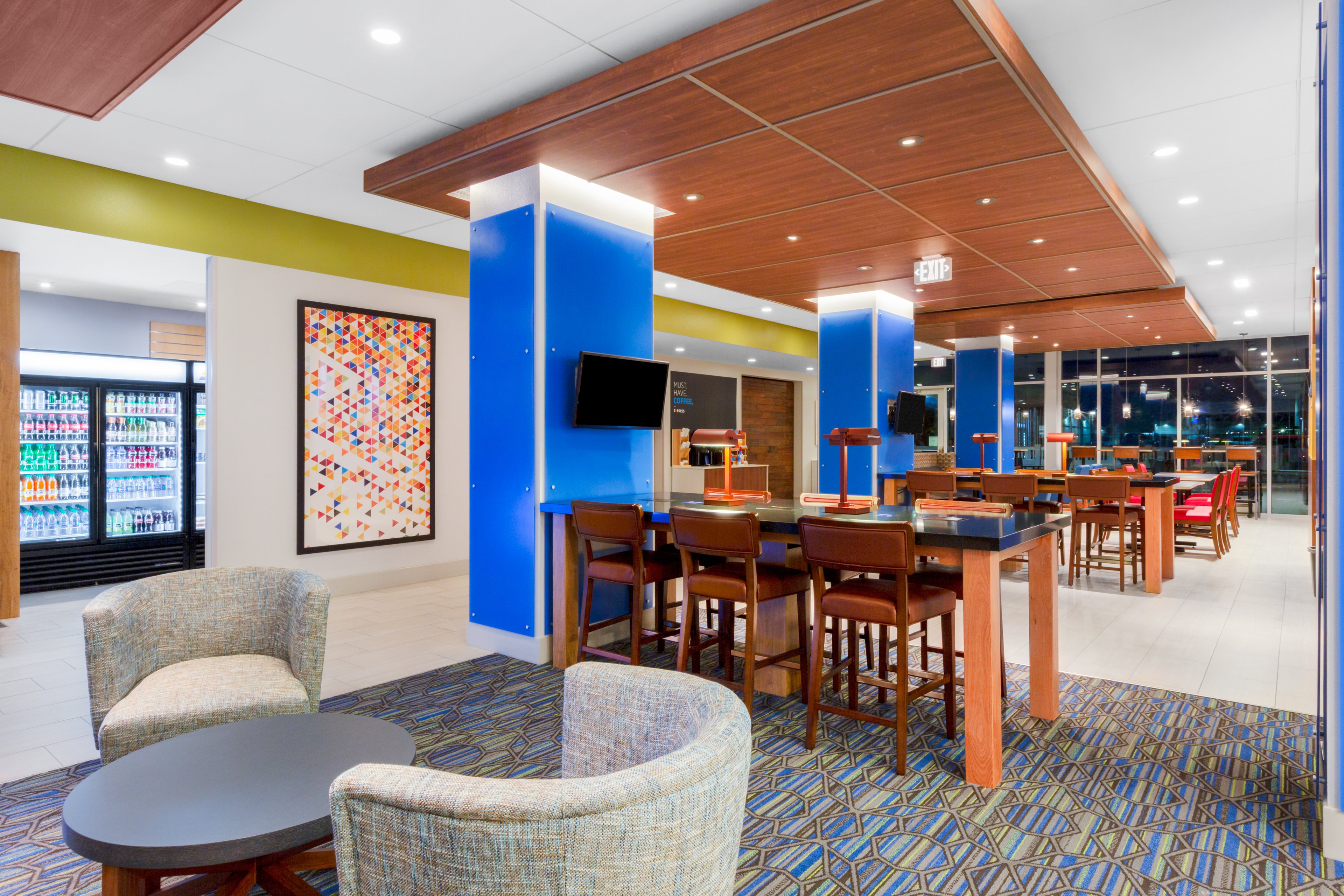 hol inn exp and suites union gap yakima area