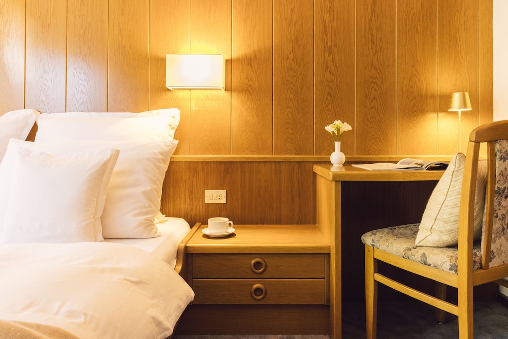 hotel auren