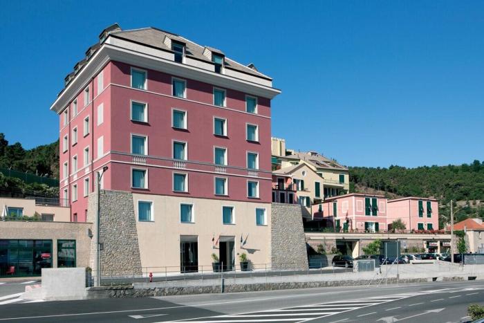 sea art hotel