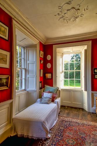 Roundwood House,Ballinakill>>Attanagh,3 star