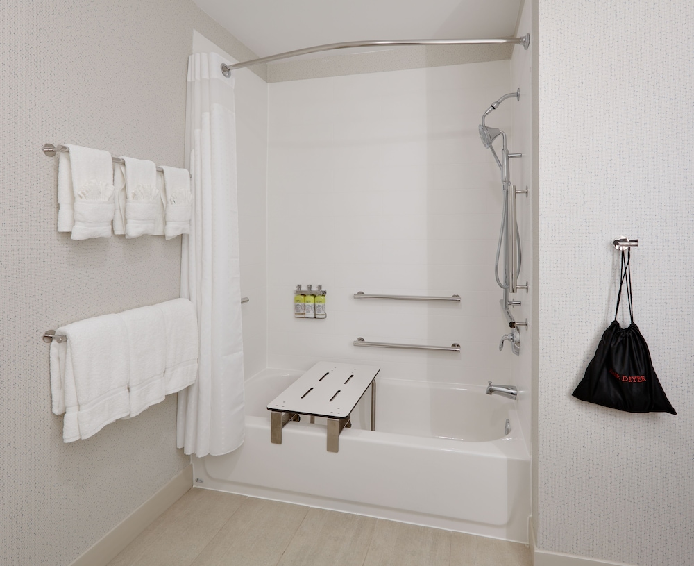holiday inn express and suites plano east