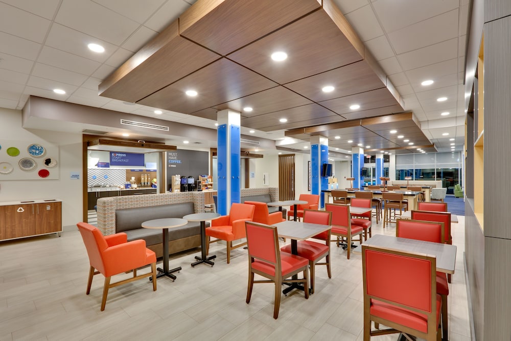 holiday inn express and suites plano east