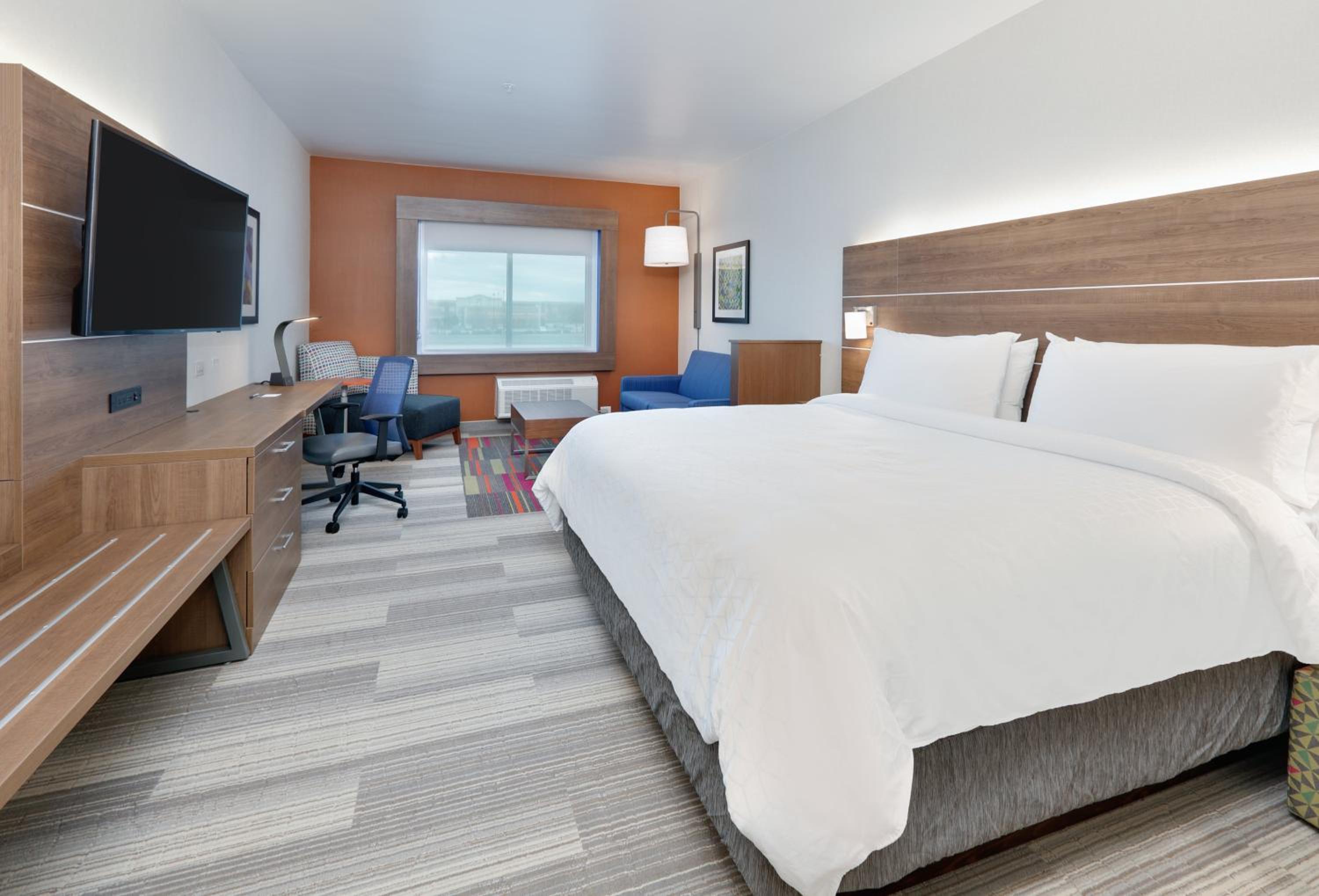 holiday inn express and suites plano east