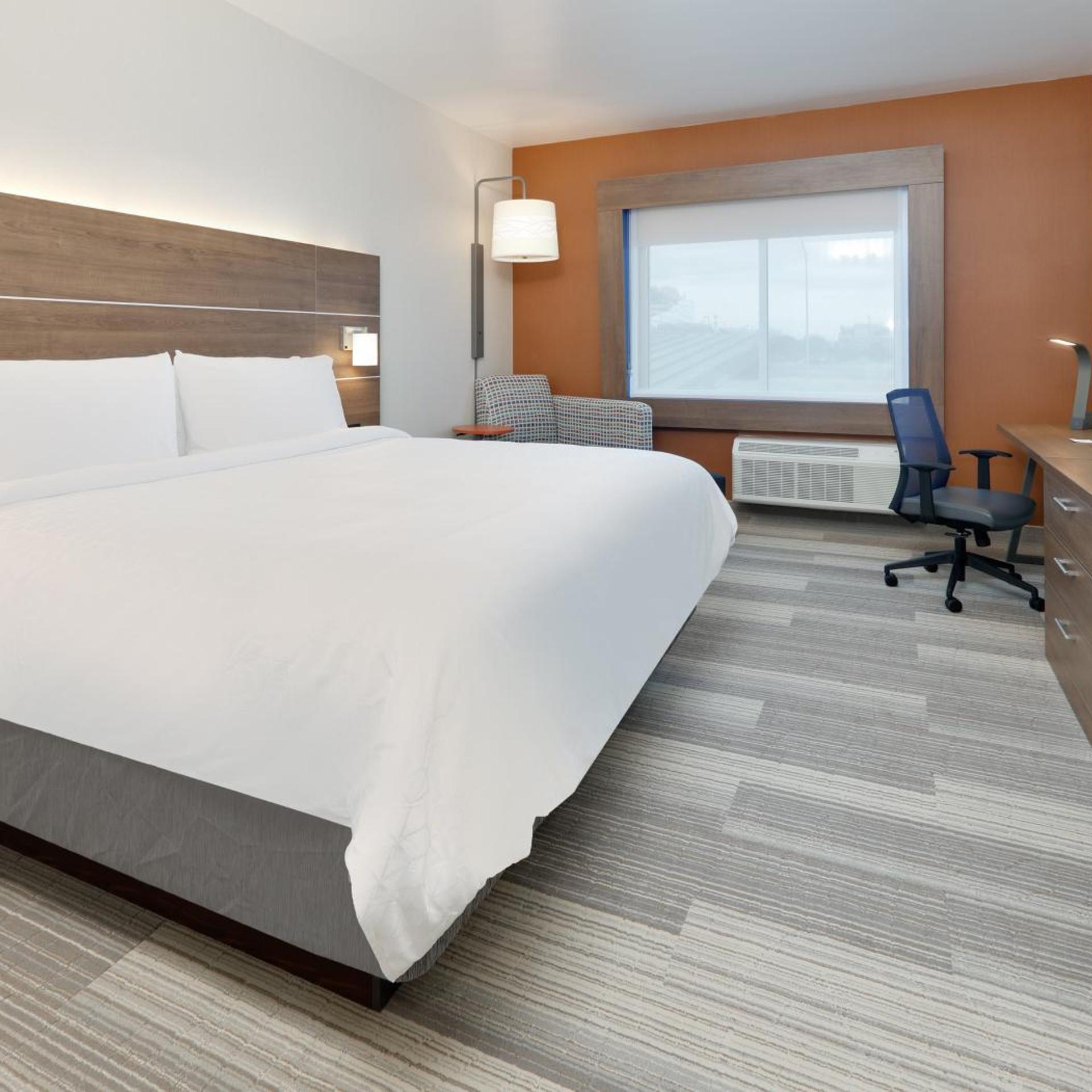 holiday inn express and suites plano east