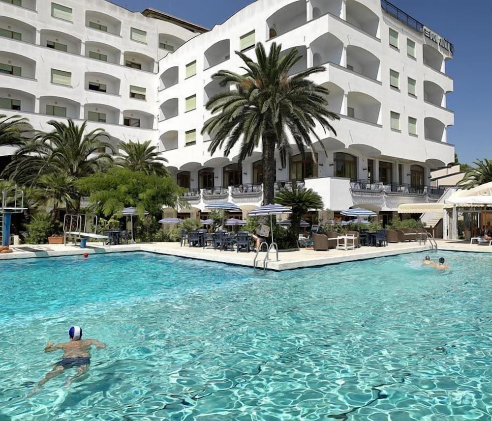 grand hotel don juan