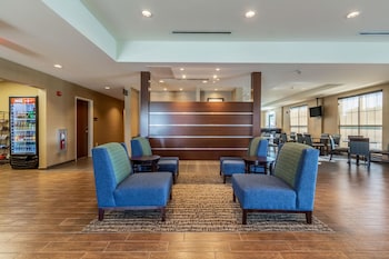 comfort inn and suites harrisburg airport hershe