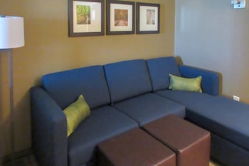 comfort inn and suites harrisburg airport hershe