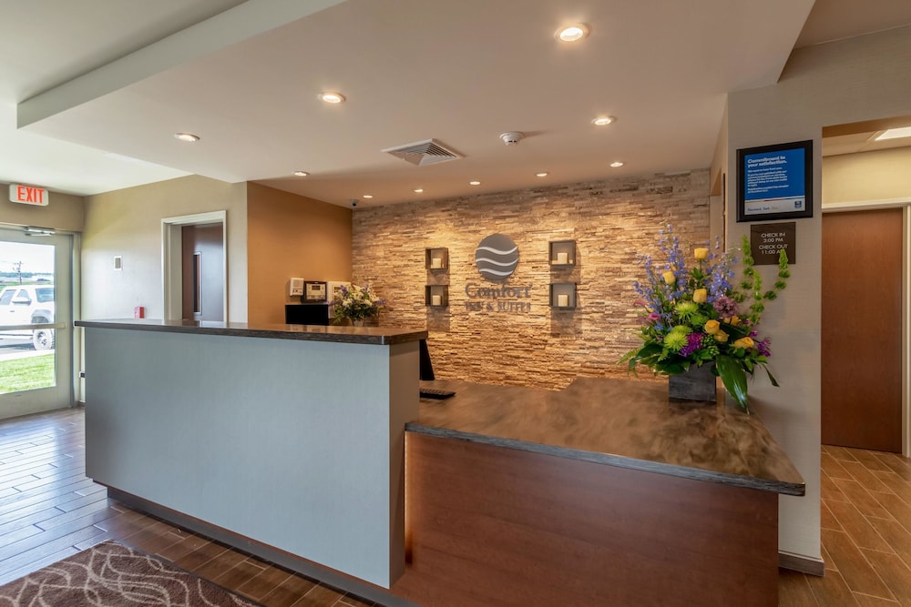 comfort inn and suites harrisburg airport hershe