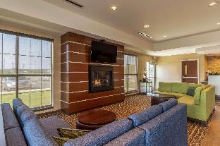 comfort inn and suites harrisburg airport hershe