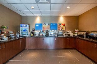 comfort inn and suites harrisburg airport hershe