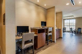 comfort inn and suites harrisburg airport hershe