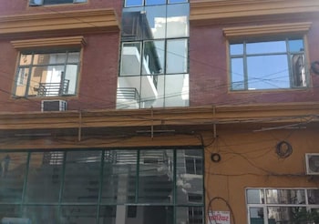 Shree Chitra Residency By Avadhesh Grou,,3 star