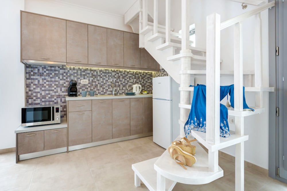 white harmony suites